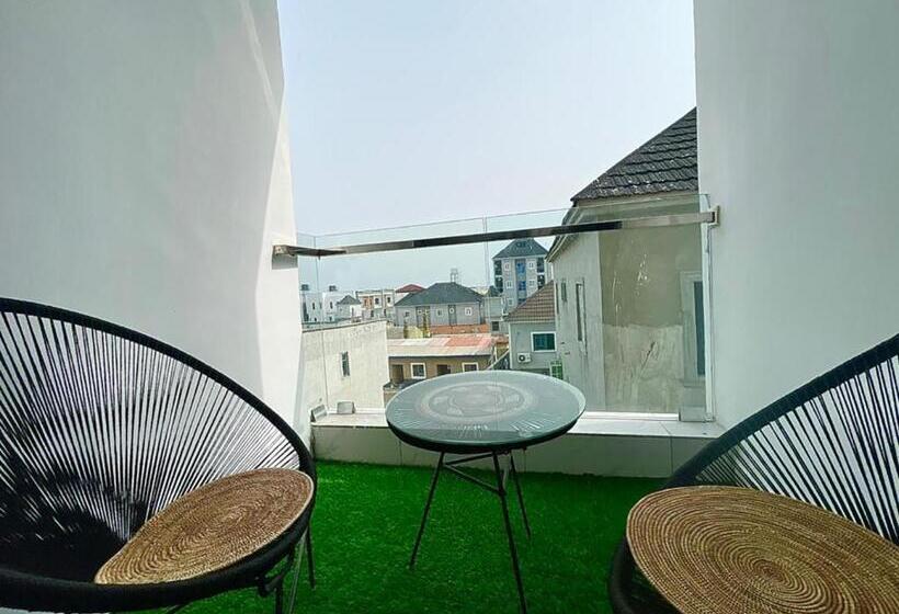 آپارتمان سوپریور 2 خوابه, Dd S Shortlets And Apartments