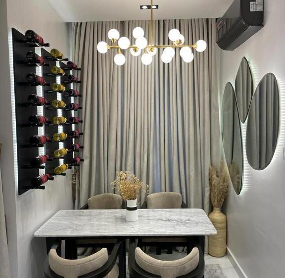 آپارتمان سوپریور 2 خوابه, Dd S Shortlets And Apartments