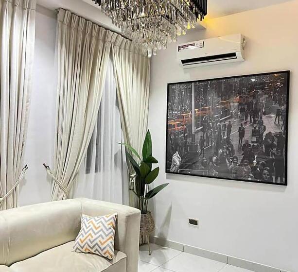 آپارتمان 1 خوابه با چشم‌انداز استخر, Dd S Shortlets And Apartments