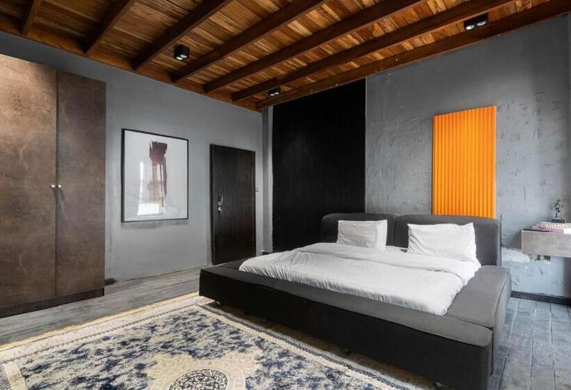 2 Bedroom Apartment with Pool, Dd S Shortlets And Apartments