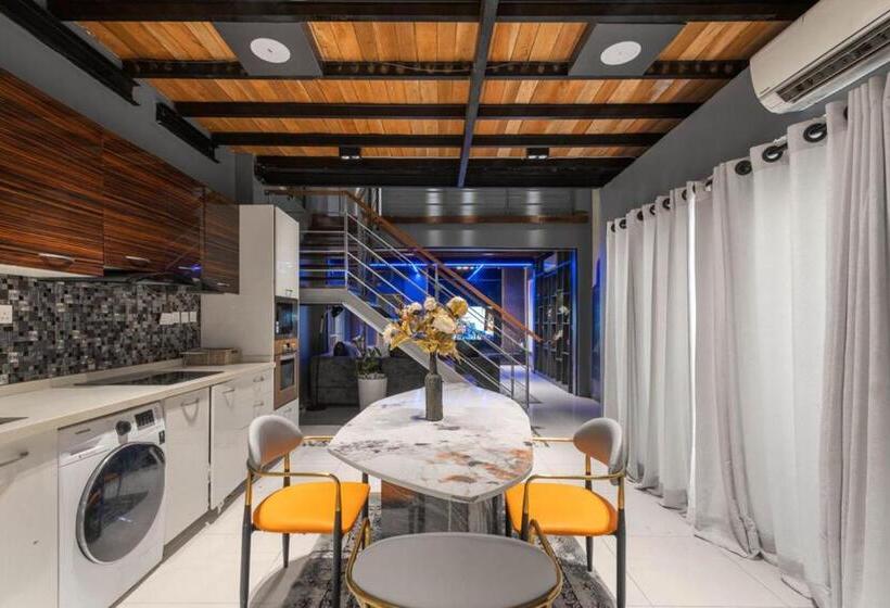 2 Bedroom Apartment with Pool, Dd S Shortlets And Apartments