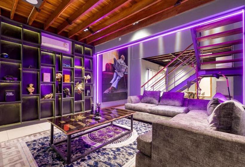 2 Bedroom Apartment with Pool, Dd S Shortlets And Apartments