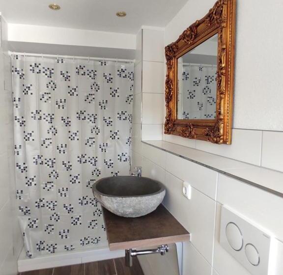 Номер Стандарт Индивидуальный Совместная Ванная, Pension Kastanienhof