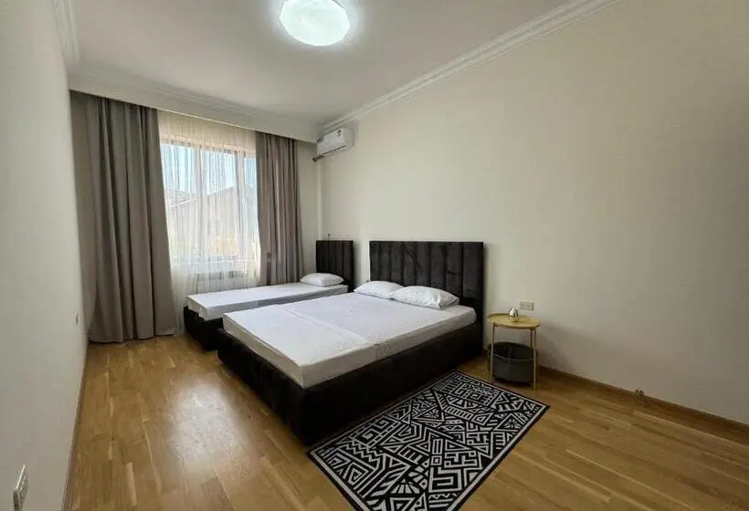 اتاق لوکس سه تخته, Velvet Vouge Hostel