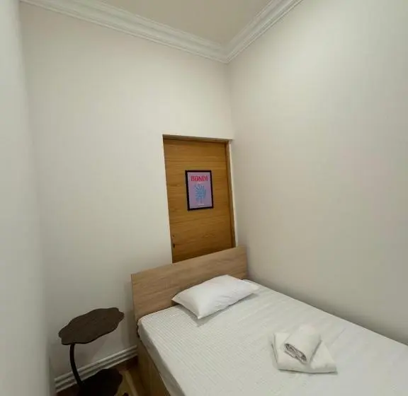 اتاق استاندارد یک نفره, Velvet Vouge Hostel