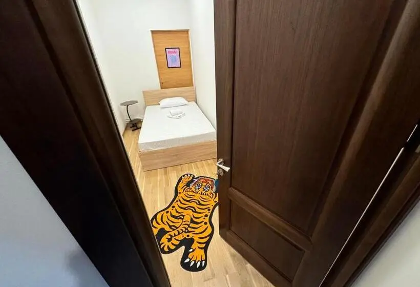 اتاق استاندارد یک نفره, Velvet Vouge Hostel