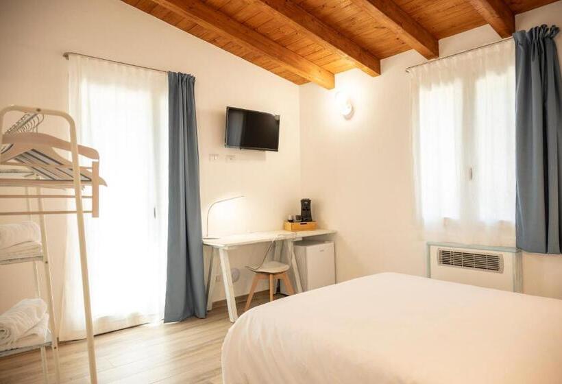 Номер Стандарт Вид на Сад, Casa Di Minnanni B&b