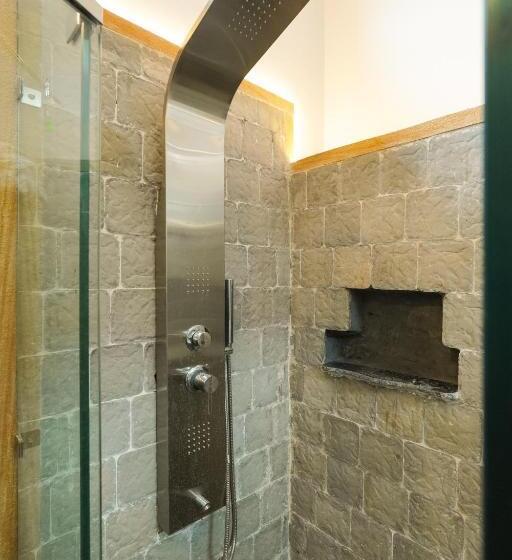 חדר סטנדרט לארבעה, Aavya Wellness Retreat Center