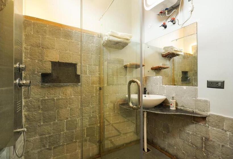 חדר סטנדרט לארבעה, Aavya Wellness Retreat Center