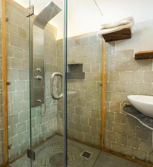 4인용 스탠다드 룸, Aavya Wellness Retreat Center