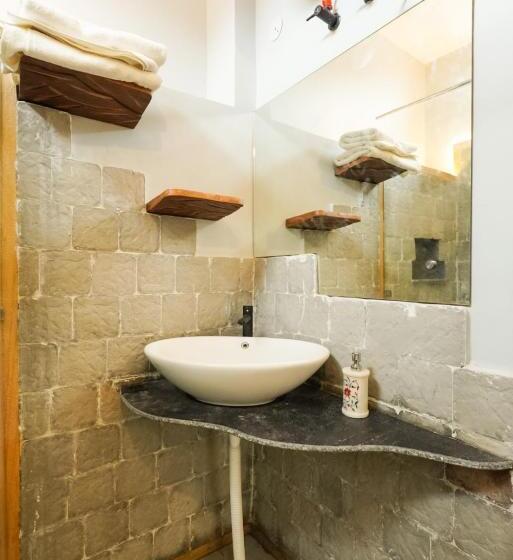 חדר סטנדרט לארבעה, Aavya Wellness Retreat Center