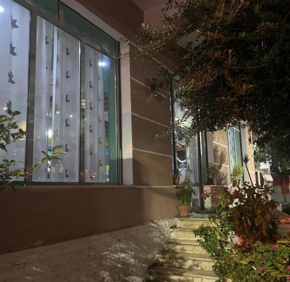 غرفة إقتصادية, Luli City Center