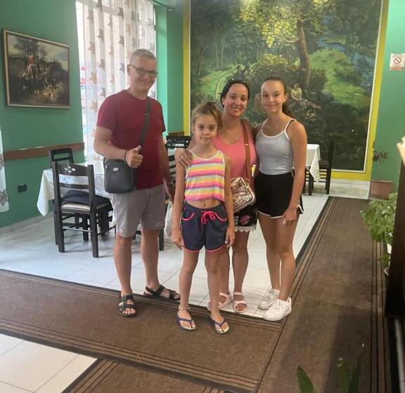 غرفة إقتصادية, Luli City Center