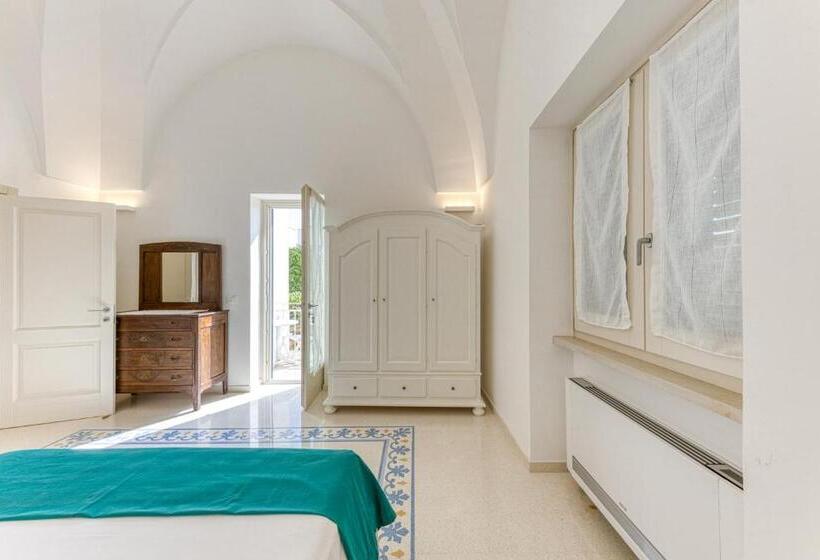 חדר סטנדרט לשלושה עם מרפסת, Il Cielo In Una Stanza B&b