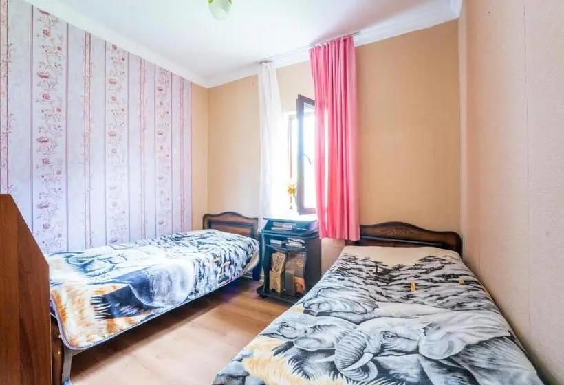 اتاق استاندارد, Giorgi S Home