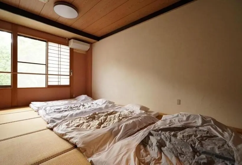 スタンダード４人部屋, 清津峡hostel 雪ふる宿