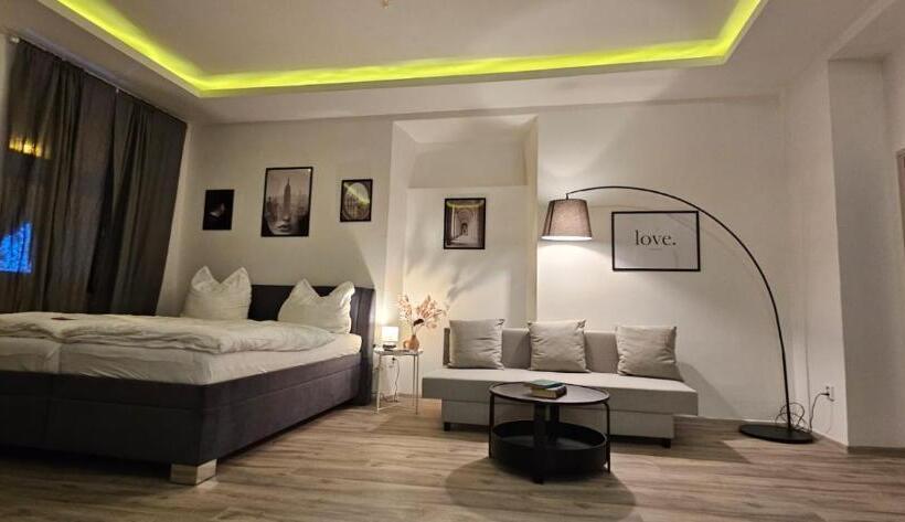 Семейный Номер, 123 Shop & Stay