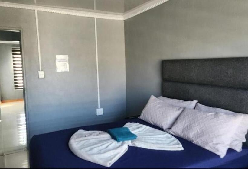 Люкс, Monarca Inn Affordable Accomodation In Makwane Molapo Location Qwaqwa