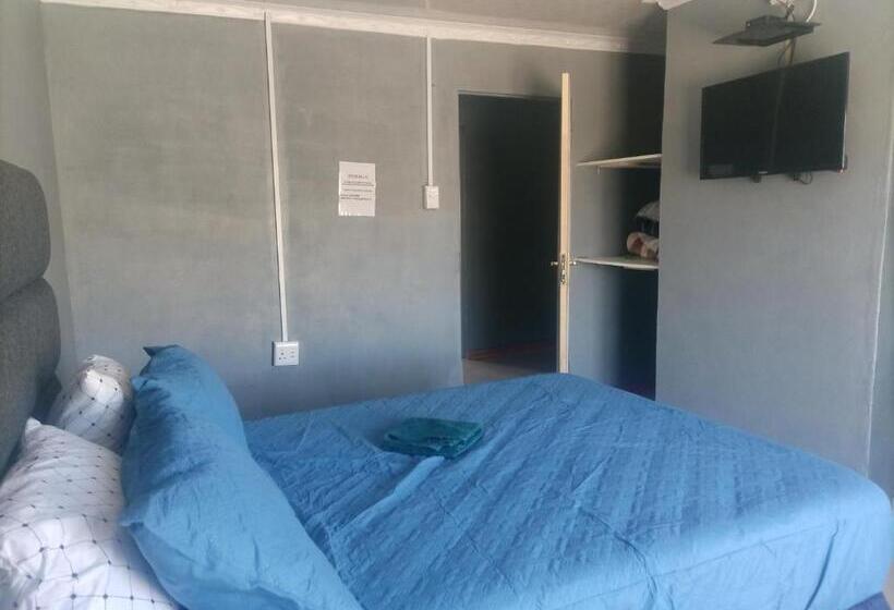 Люкс, Monarca Inn Affordable Accomodation In Makwane Molapo Location Qwaqwa