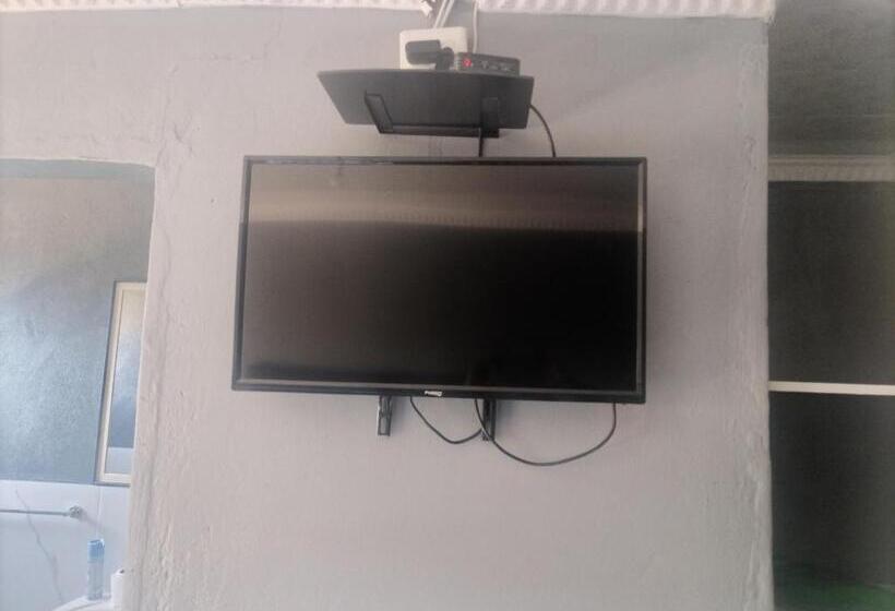 Люкс, Monarca Inn Affordable Accomodation In Makwane Molapo Location Qwaqwa