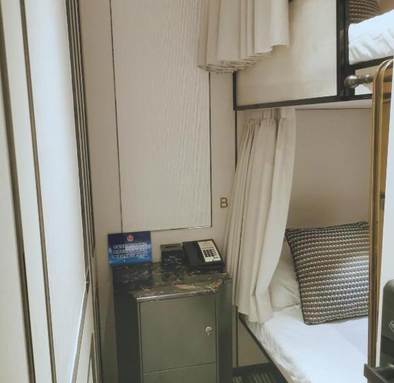 스탠다드 룸, East Pacific Passenger Lounge   Departure Area, 3rd Floor