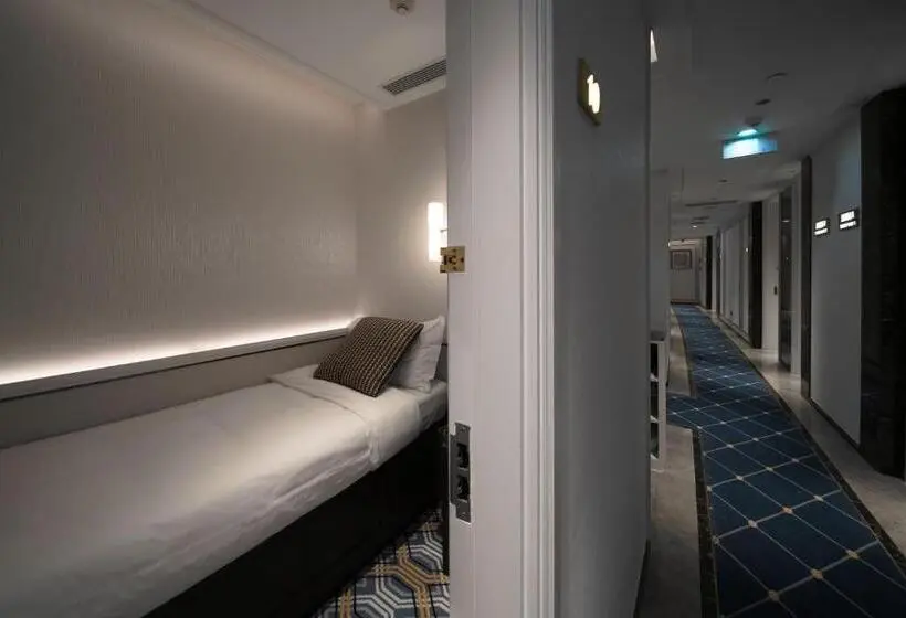 اتاق استاندارد یک نفره, East Pacific Passenger Lounge   Departure Area, 3rd Floor