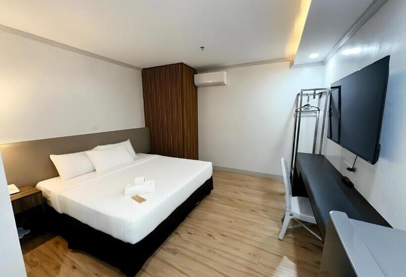 Номер Superior Кровать Кинг, Madison Suites