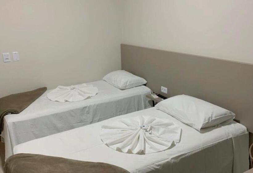 غرفة قياسية, Marion Alvorada