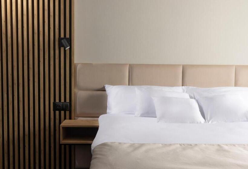 חדר סטנדרט, Savorsky