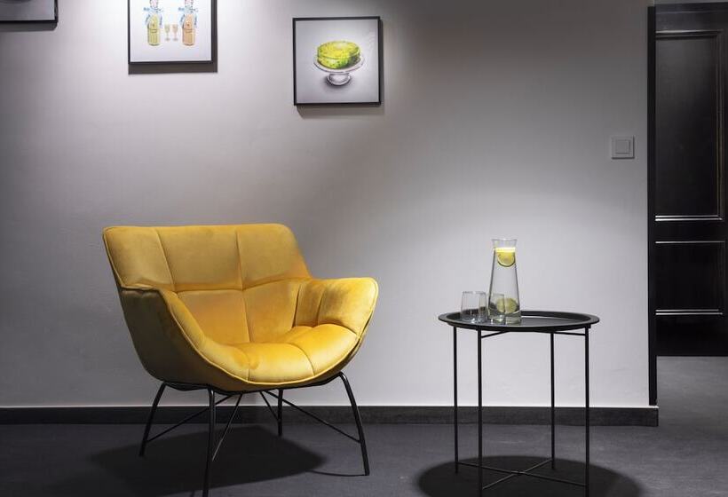 חדר סטנדרט, Savorsky