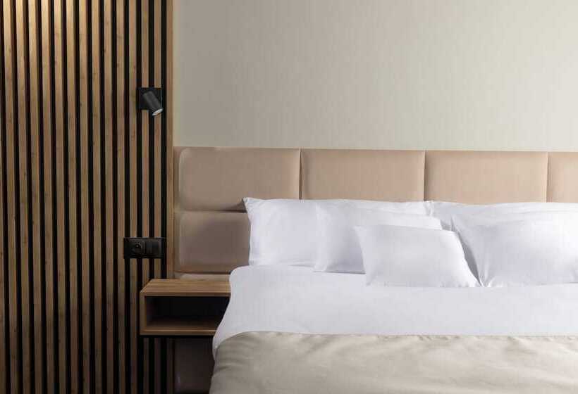 חדר סטנדרט, Savorsky