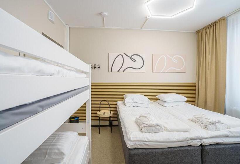 חדר דלוקס לארבעה, Sawohostel