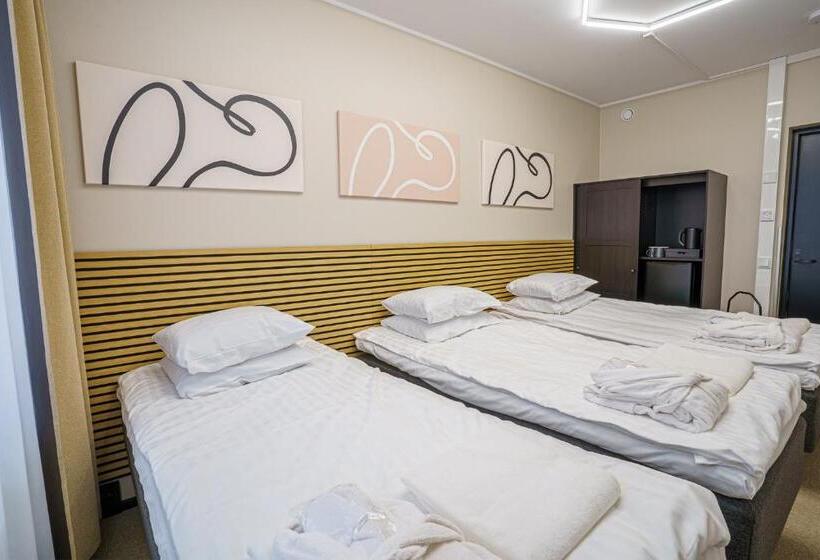 חדר דלוקס לשלושה, Sawohostel