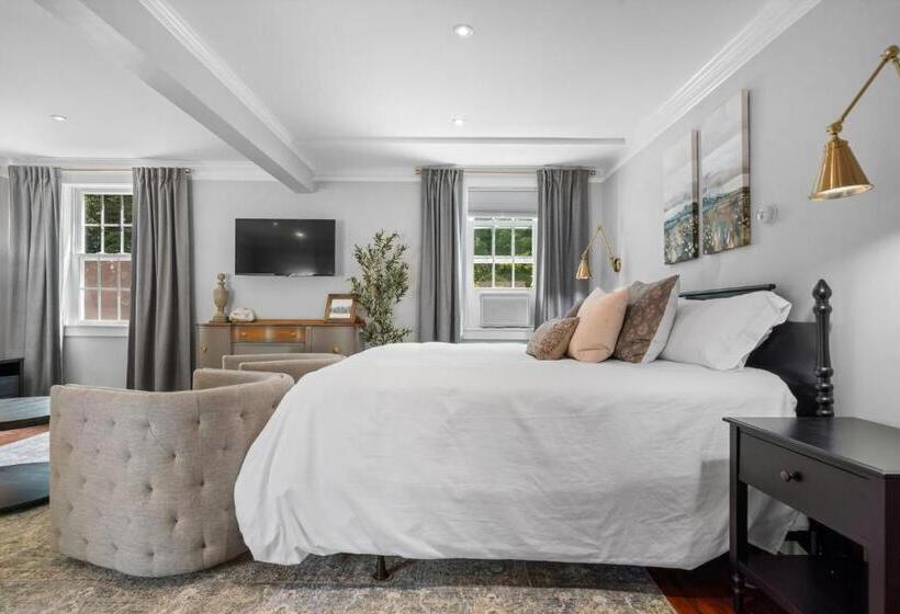 디럭스 룸 킹사이즈 침대, The Aurora