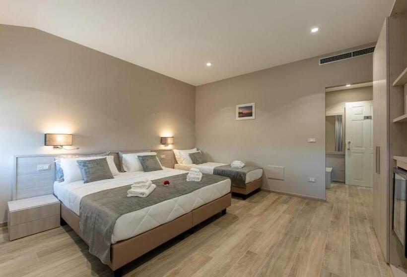 Pokój Standard Trzyosobowy, Villa Carducci