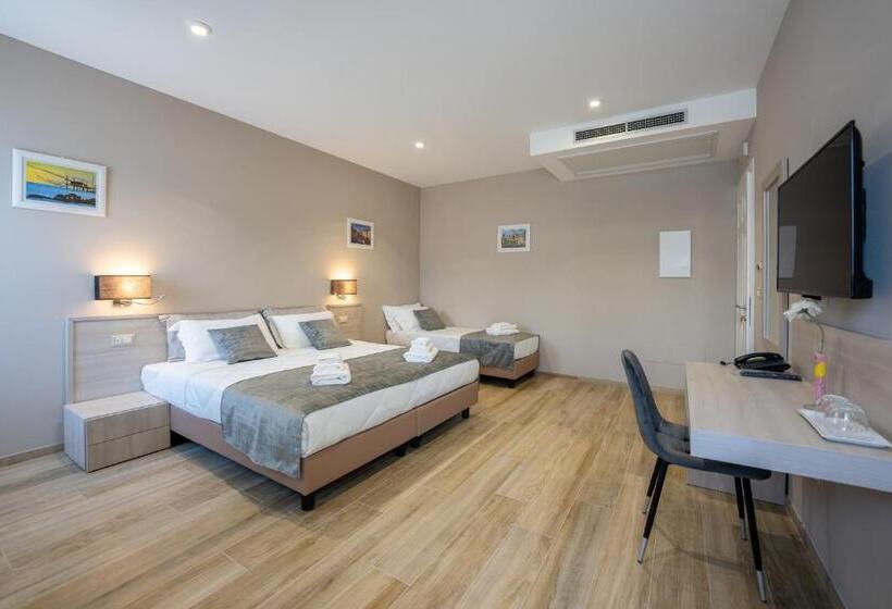 Pokój Trzyosobowy Standard Widok Ogród, Villa Carducci