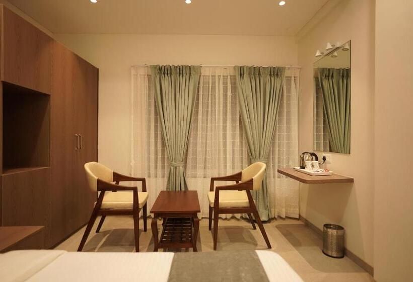 Номер Стандарт Трехместный, A Square Executive