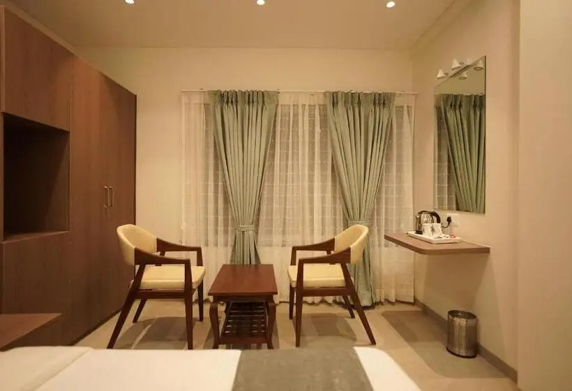 Chambre Triple Standard, A Square Executive