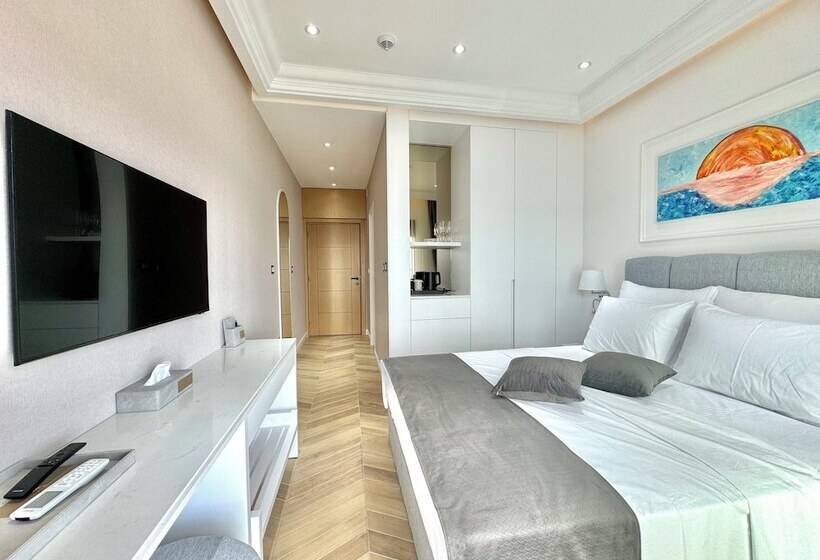 اتاق لوکس, Exclusive