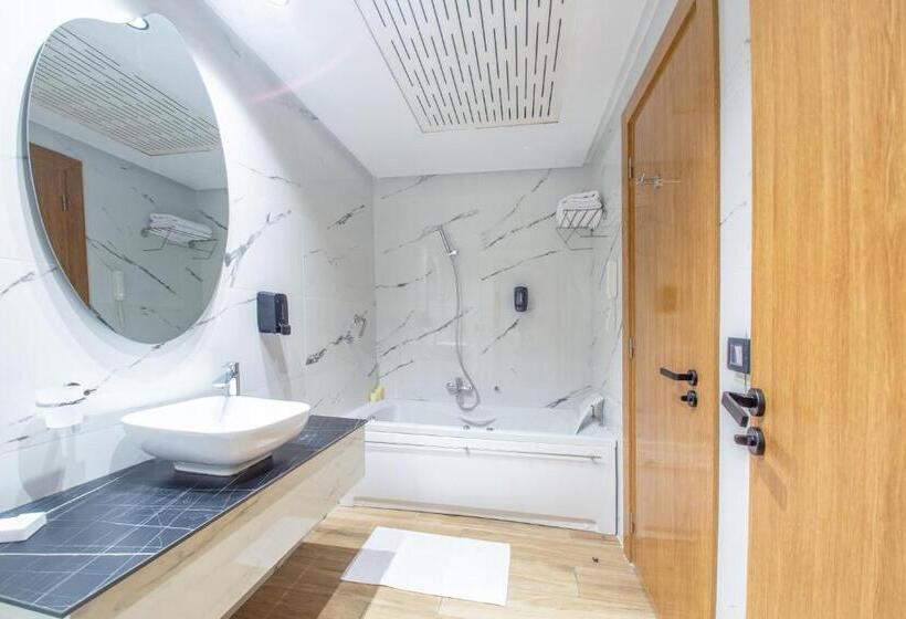 סוויטת אקזקיוטיב, עם מיטת קינג, Kyriad Prestige City Center Tunis