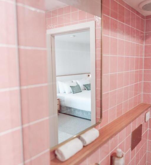 מיטת קינג בסוויטה, Surfside 22