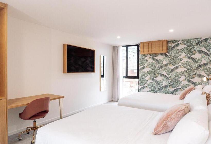 סוויטה, Surfside 22