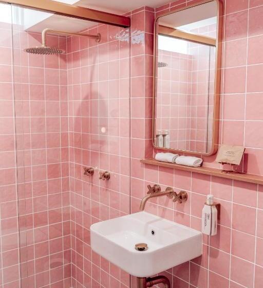 סוויטה, Surfside 22