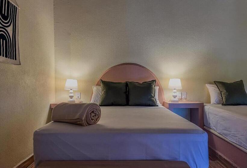 חדר סופריור לשלושה, Viajero Puerto Escondido Hostel