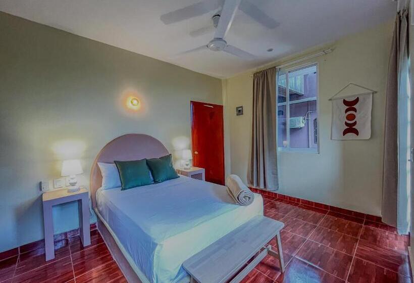 חדר דלוקס עם מרפסת, Viajero Puerto Escondido Hostel