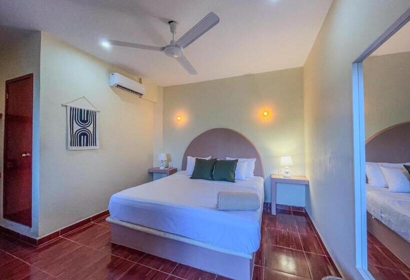 חדר דחוקס עם מיטת קינג, Viajero Puerto Escondido Hostel