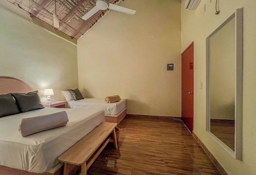 חדר סופריור לשלושה, Viajero Puerto Escondido Hostel