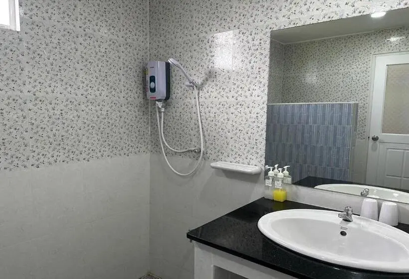 スタンダードルーム, The White House P&n Hotel Chiang Rai