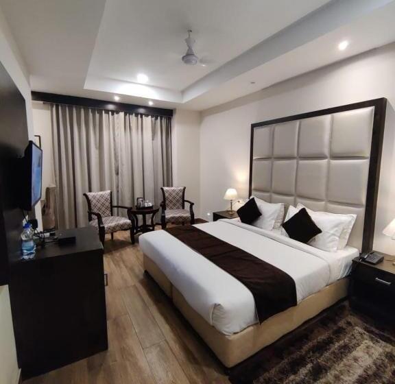 غرفة كلاسيكية ثلاثية, Pop Royal Suites