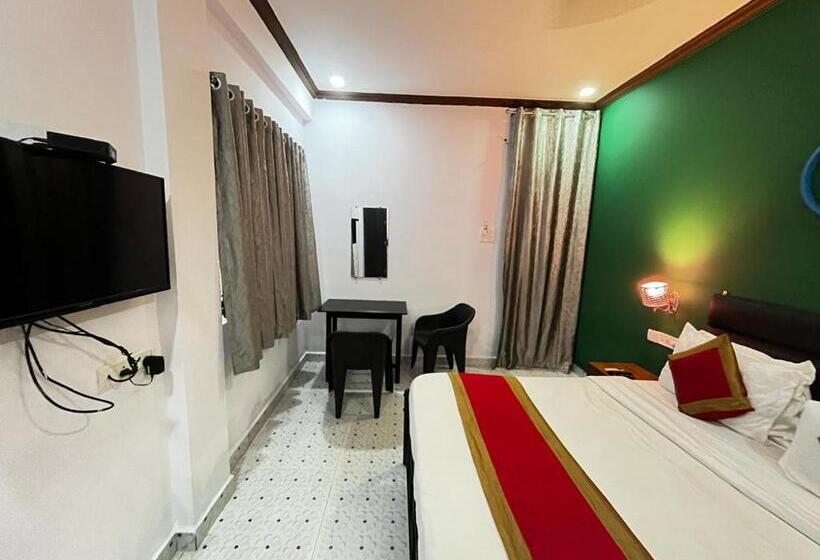 اتاق لوکس با بالکن, Zelosena By Rnb Hotel In Calangute